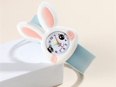 Lindo Reloj de Conejo Hebilla Plastico