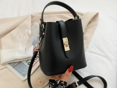 Bolso de mujer en piel sintetica para todas las estaciones Color negro