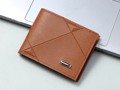 Billetera pequeña para hombre en PVC color solido Café Claro