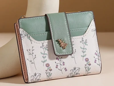 Cartera pequeña para mujer con bloque de color y flor