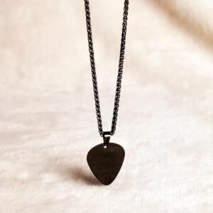 Collar Unisex Musical – Corazon con Abalorios de Guitarra en Acero Inoxidable - Imagen 3